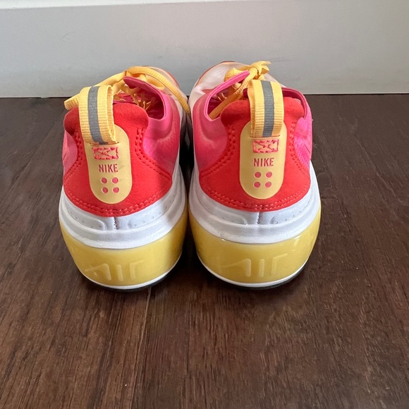 Nike Air Max Dia SE - Picture 3 of 4